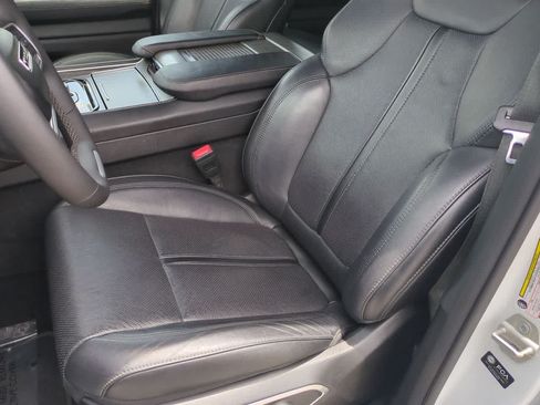 Used 2024 Jeep Wagoneer Series II w/ Flexible Seating Group RWD image 17