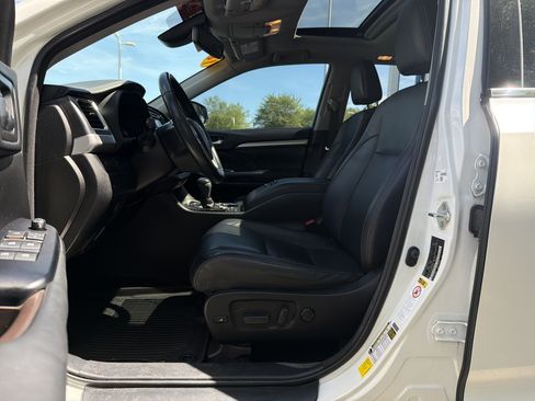 Used 2018 Toyota Highlander XLE image 16