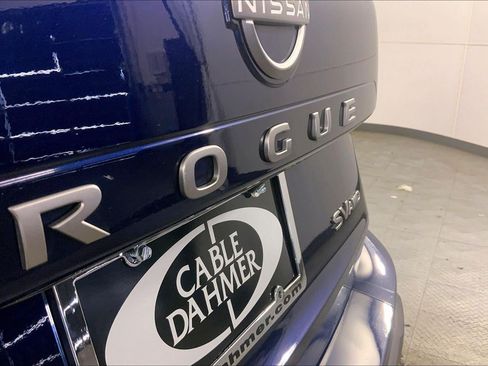 Used 2024 Nissan Rogue SV AWD/4WD image 8