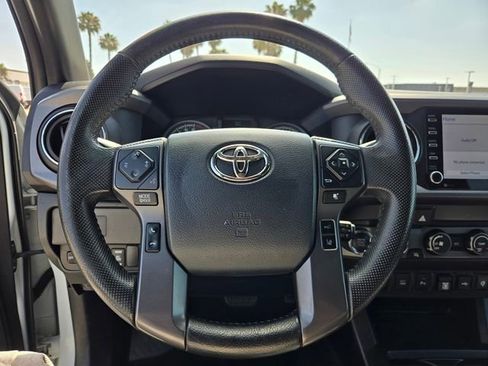 Used 2020 Toyota Tacoma TRD Off-Road w/ Technology Package AWD/4WD image 14