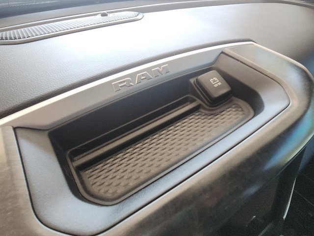 Used 2023 RAM 1500 Big Horn AWD/4WD image 33