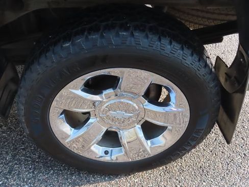 Used 2018 Chevrolet Silverado 1500 LTZ w/ Sport Package AWD/4WD image 18