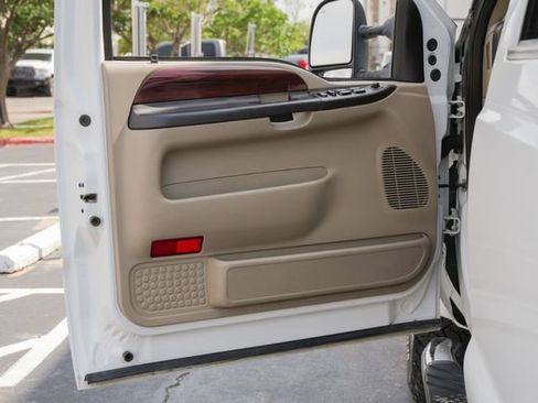 Used 2006 Ford F350 Lariat image 21