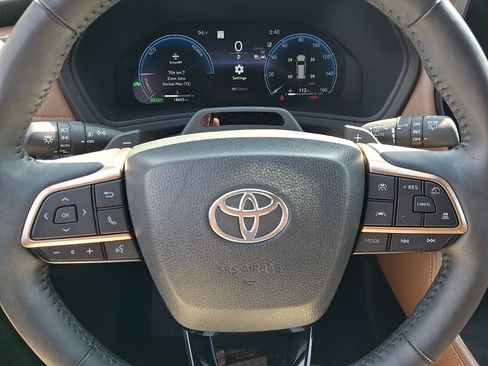 Used 2025 Toyota Grand Highlander AWD Hybrid image 23