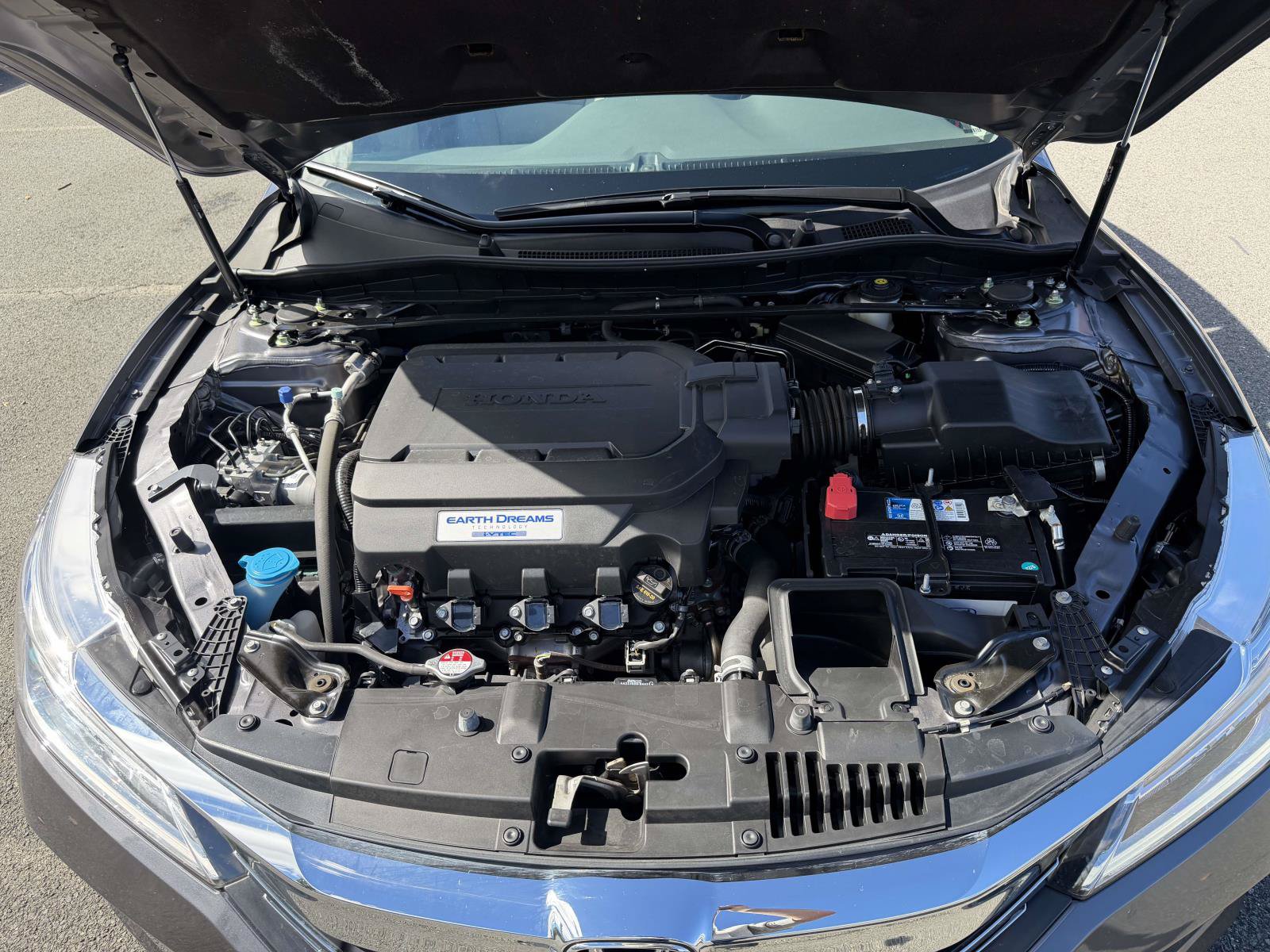 Used 2017 Honda Accord Touring image 27