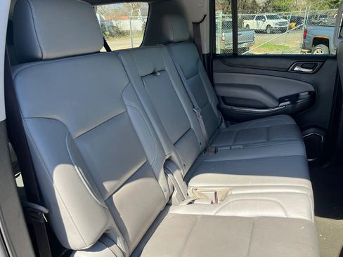 Used 2017 Chevrolet Suburban LT image 18