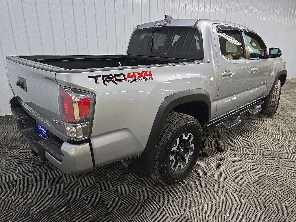Used 2023 Toyota Tacoma TRD Off-Road w/ Technology Package AWD/4WD image 10