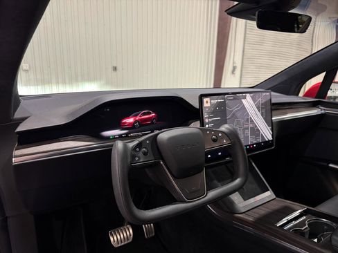 Used 2023 Tesla Model X image 6