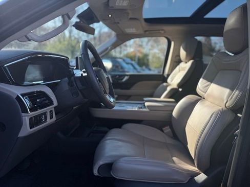 Certified 2024 Lincoln Navigator Reserve image 15
