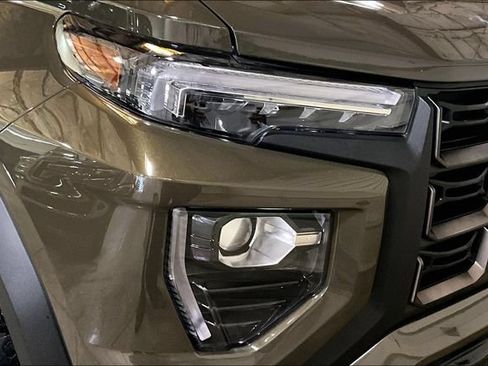 Certified 2024 GMC Canyon AT4X AWD/4WD image 4