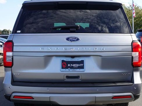 Used 2024 Ford Expedition Max XLT image 9