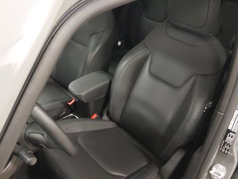 Used 2022 Jeep Renegade Limited w/ Sun, Sound & Wheels Group image 22