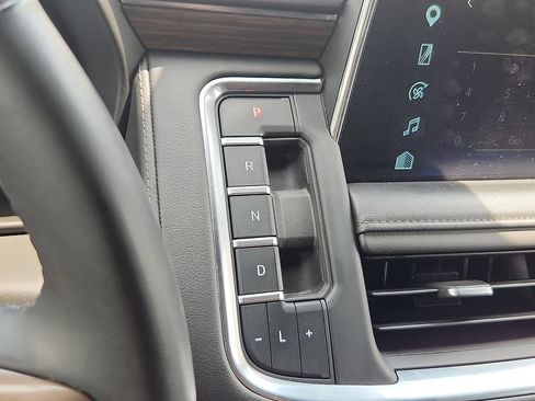 Used 2023 Chevrolet Tahoe High Country AWD/4WD image 10