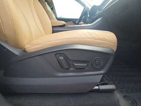 Used 2019 Audi Q8 Premium Plus image 17