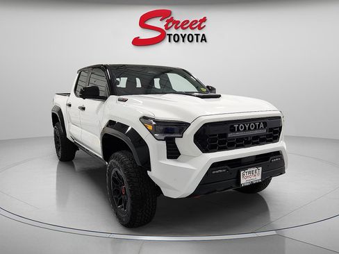 Certified 2025 Toyota Tacoma TRD Pro AWD/4WD image 4
