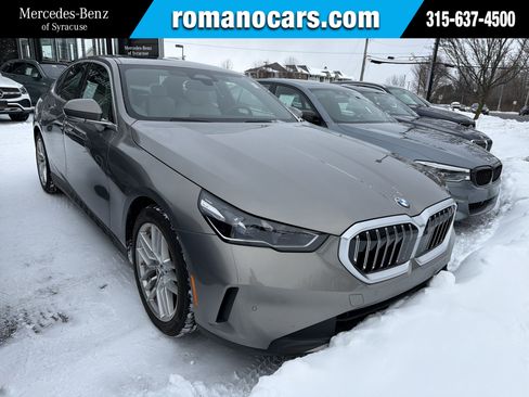 Used 2024 BMW 540i xDrive 540i xDrive w/ Premium Package image 1