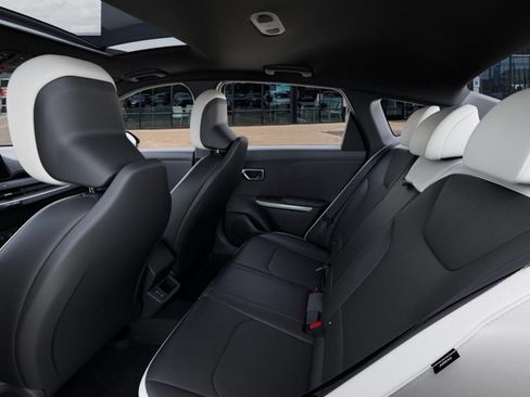 New 2025 Kia K4 GT-Line w/ GT-Line Premium Package image 18