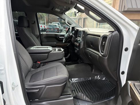 Used 2022 Chevrolet Silverado 1500 LT w/ Z71 Off-Road Package AWD/4WD image 22