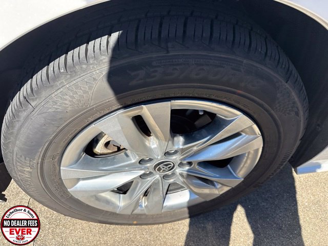 Used 2023 Toyota Sienna XLE w/ XLE Plus Package AWD/4WD image 8