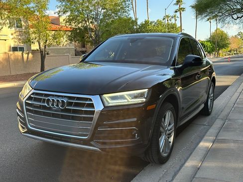 Used 2019 Audi Q5 Prestige w/ Prestige Package image 4