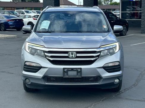 Used 2018 Honda Pilot Touring image 9
