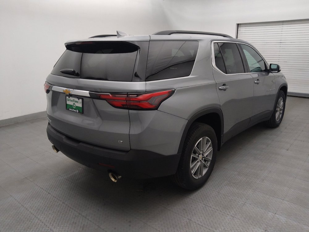 Used 2023 Chevrolet Traverse LT FWD image 9