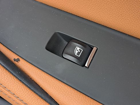 Certified 2023 BMW 530i w/ Premium Package image 38