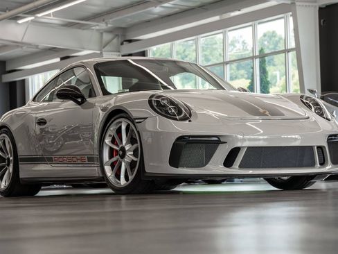 Used 2018 Porsche 911 GT3 RWD image 3