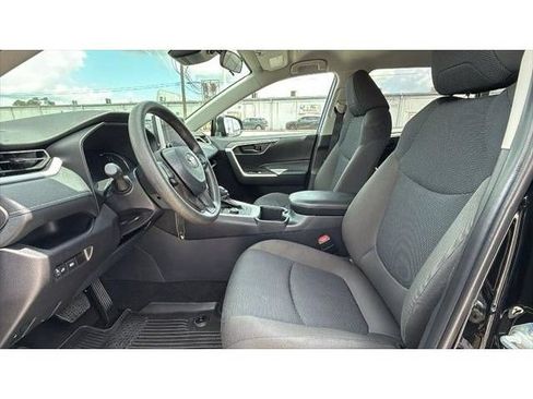 Certified 2025 Toyota RAV4 LE AWD/4WD image 11