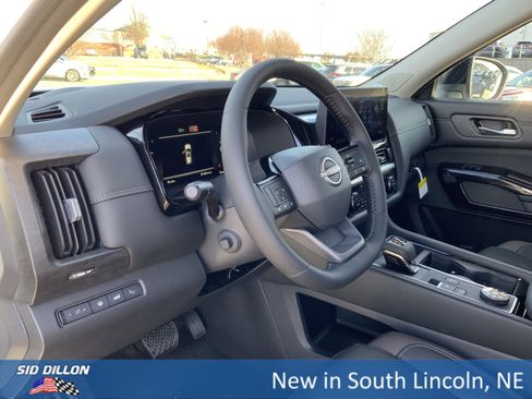 New 2026 Nissan Pathfinder Platinum w/ Cargo Package image 6