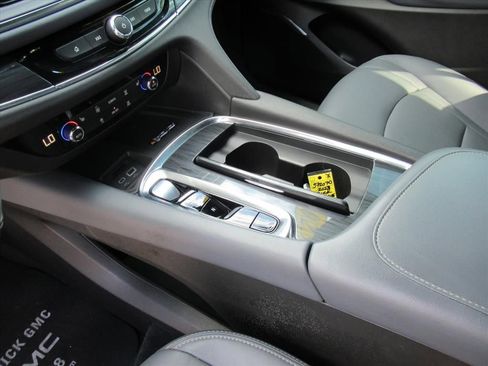 Certified 2023 Buick Enclave Essence image 17