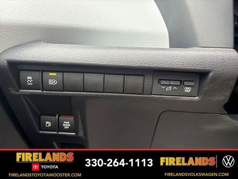 Used 2025 Toyota Sienna XLE image 13