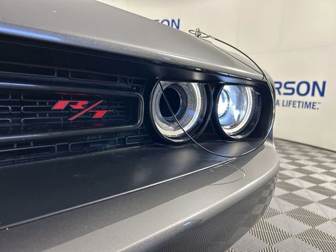 Used 2017 Dodge Challenger R/T image 2