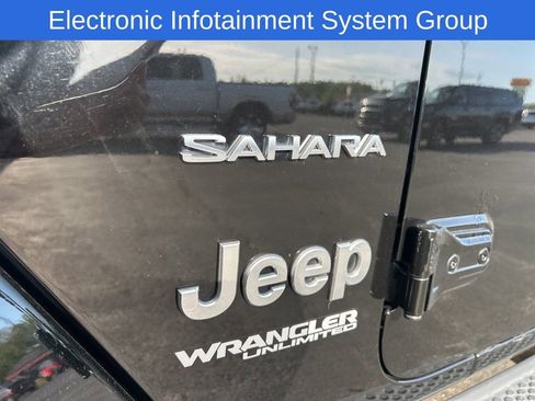 Used 2018 Jeep Wrangler Unlimited Sahara image 8