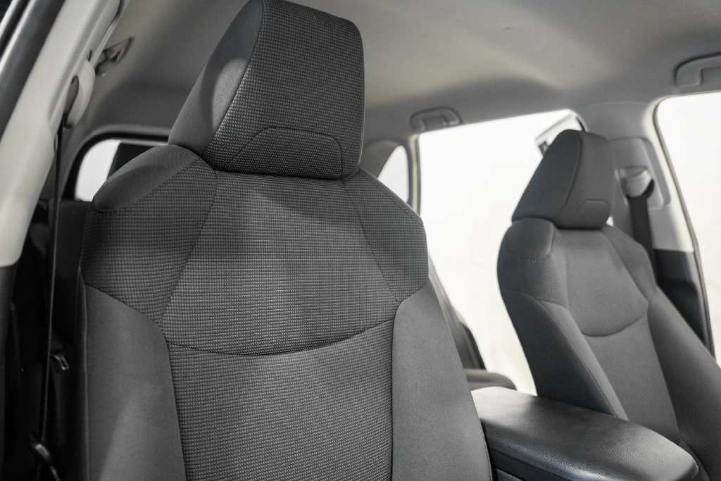 Certified 2024 Toyota RAV4 LE AWD/4WD image 27
