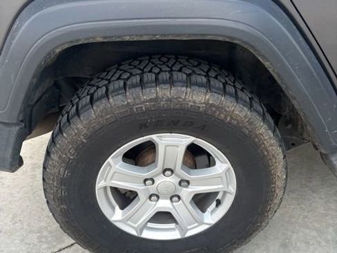 Used 2019 Jeep Wrangler Unlimited Sport S image 10