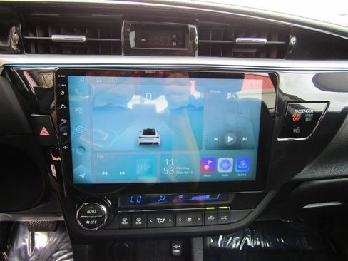 Used 2015 Toyota Corolla S FWD image 16
