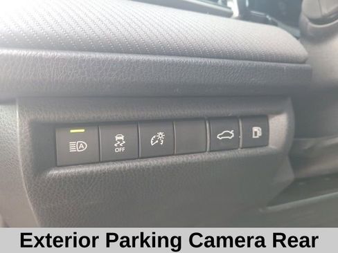 Used 2025 Toyota Camry SE image 7