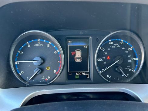 Used 2017 Toyota RAV4 XLE image 14