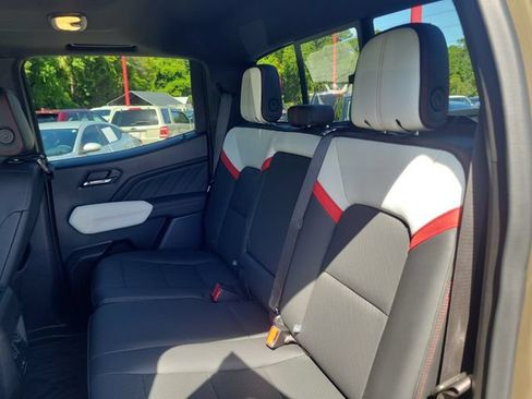 Used 2024 GMC Canyon AT4X AWD/4WD image 10