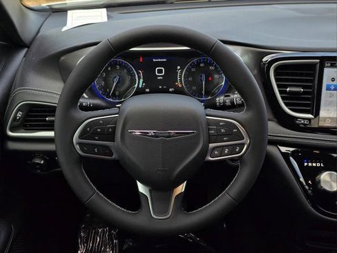 New 2026 Chrysler Pacifica Select image 19