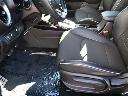 Used 2022 Kia Forte GT-Line image 15