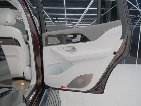 Used 2022 Mercedes-Benz Maybach GLS 600 4MATIC image 48