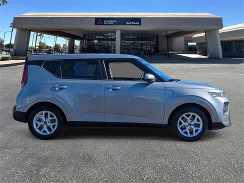 Used 2022 Kia Soul LX w/ Technology Package image 7