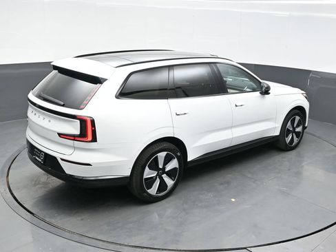 Used 2025 Volvo EX90 Plus image 34