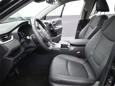 Used 2025 Toyota RAV4 XLE Premium image 12
