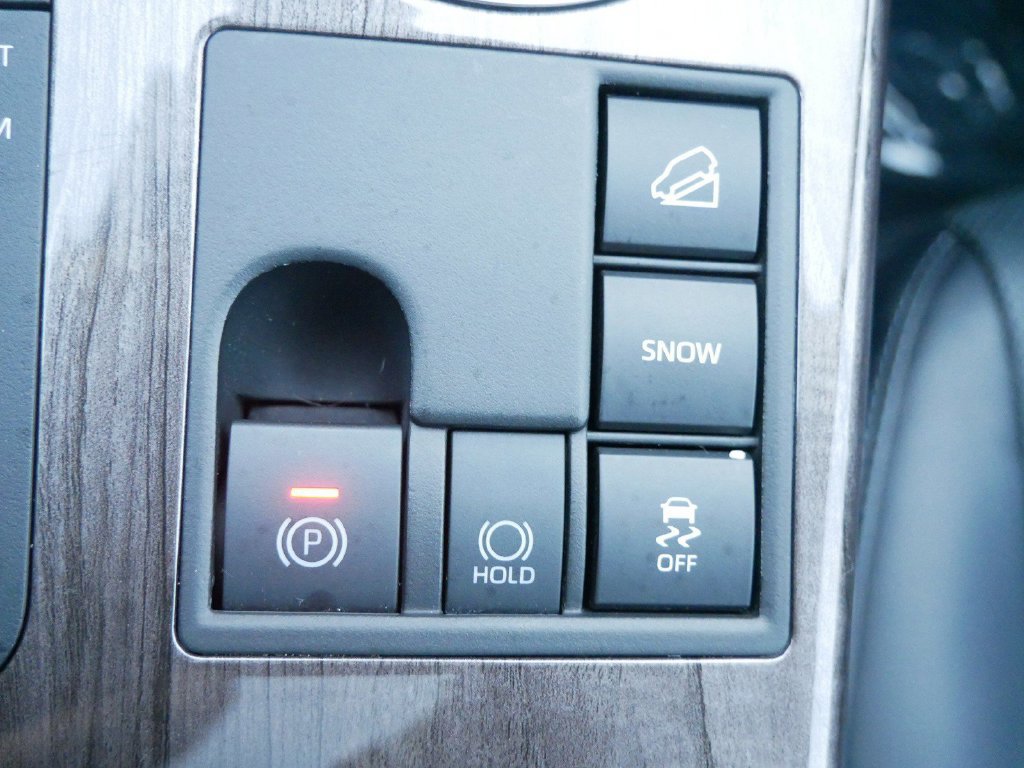 Used 2023 Toyota Highlander Platinum AWD/4WD image 26