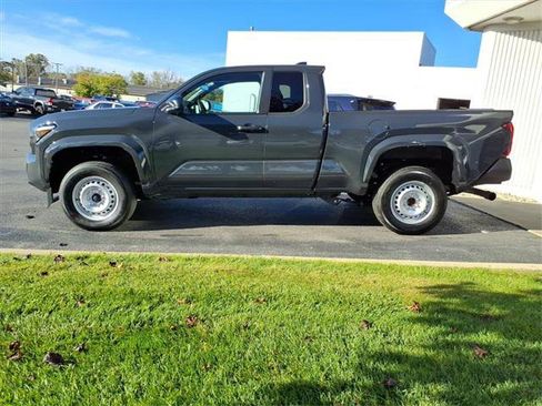 Certified 2025 Toyota Tacoma SR image 17
