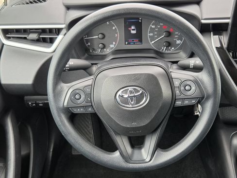 Used 2025 Toyota Corolla LE FWD image 14
