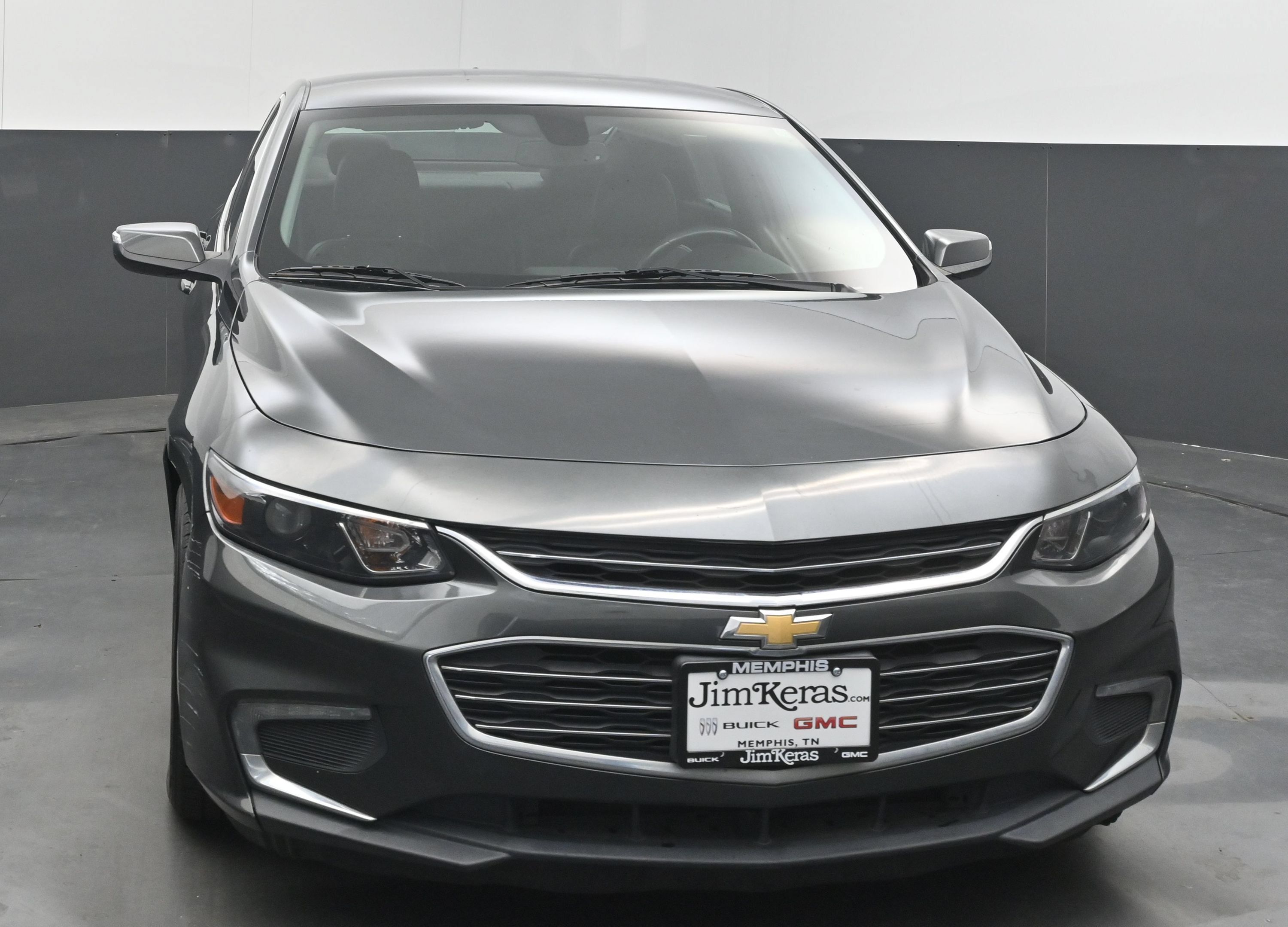 Used 2017 Chevrolet Malibu LT w/ Leather Package FWD image 3